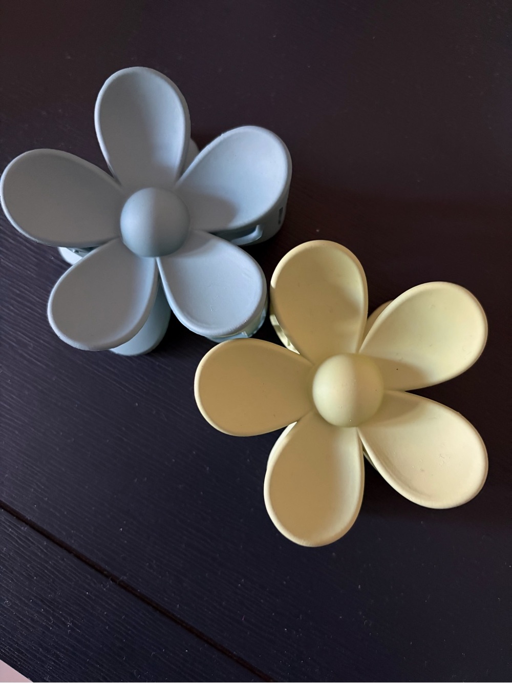 Flower Hair Claw - Blue and Light Green